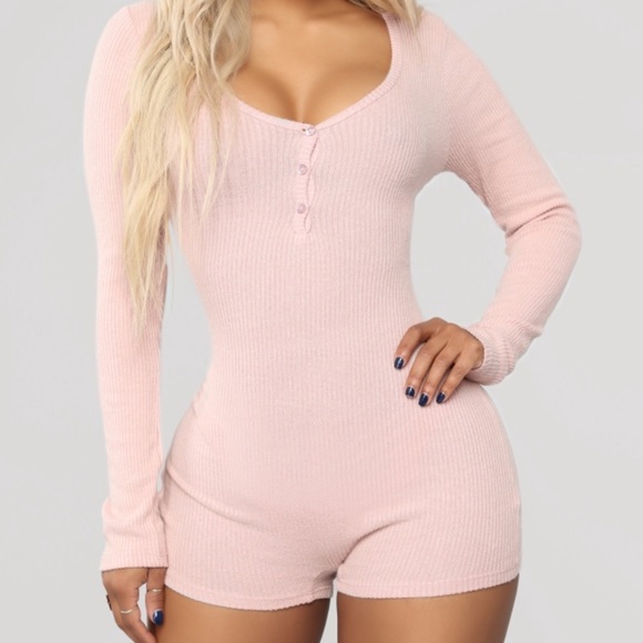 Fashion Nova Other - PINK RIBBED SLEEP ROMPER!💖